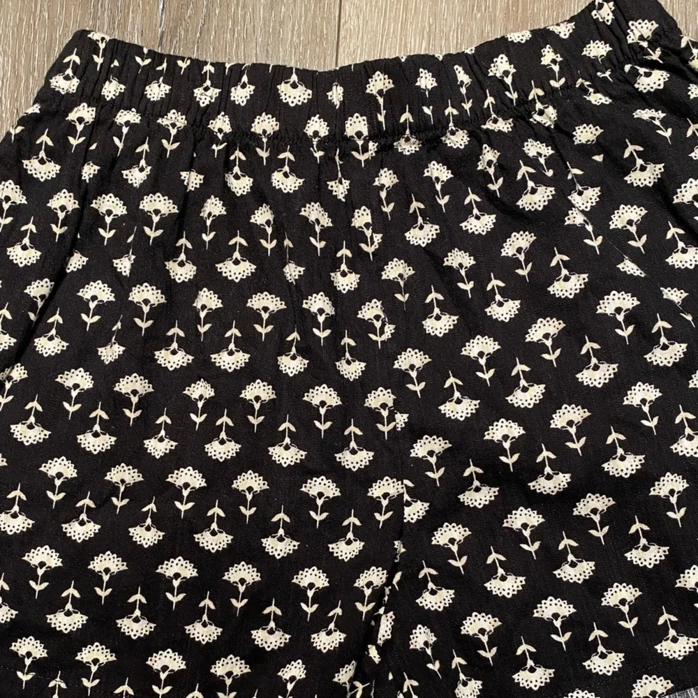 Old Navy Girl Shorts NWT Size Small 6-7 Years